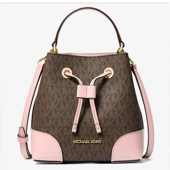 CLEARANCE! Michael Kors Mercer Small Logo Bucket Bag Powder Blush, 7×7.5×4.5 NWT - Picture 1 of 5